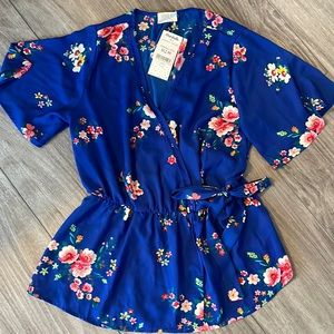 Juniors large floral top